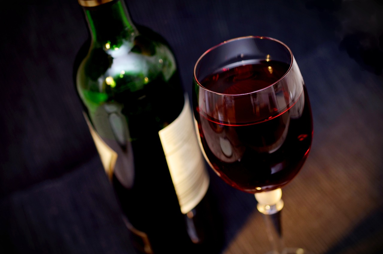 Les contrats d'assurance pour protéger son investissement dans le vin