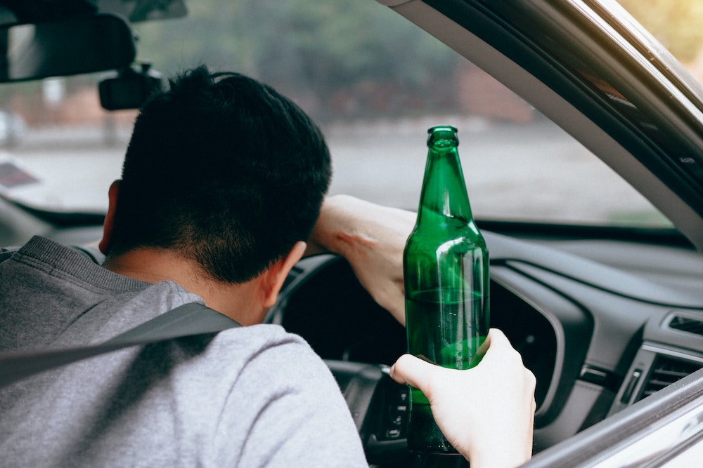 Alcool au volant et obligations de l'employeur : prévenir les risques pour les salariés en déplacements professionnels à l'étranger