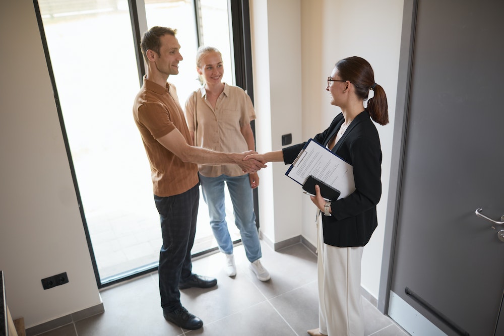 Les obligations de l'agent immobilier pour le respect des normes de construction