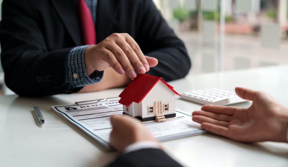 Maîtrisez le Contrat de Bail Commercial : Une analyse juridique détaillée