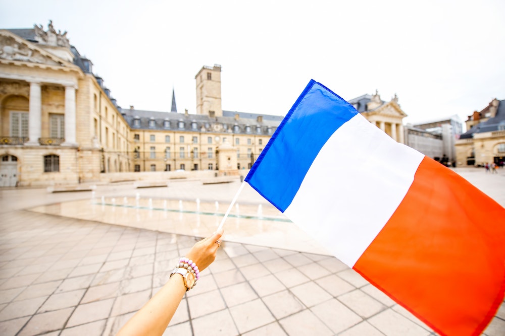 Comprendre l'Acquisition de la Nationalité Française: Un Guide Juridique
