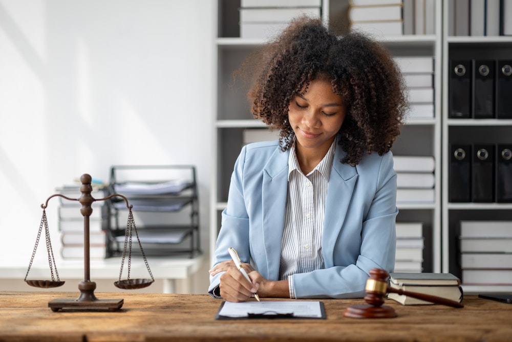 La rédaction de contrats : l'importance des clauses de résolution des litiges