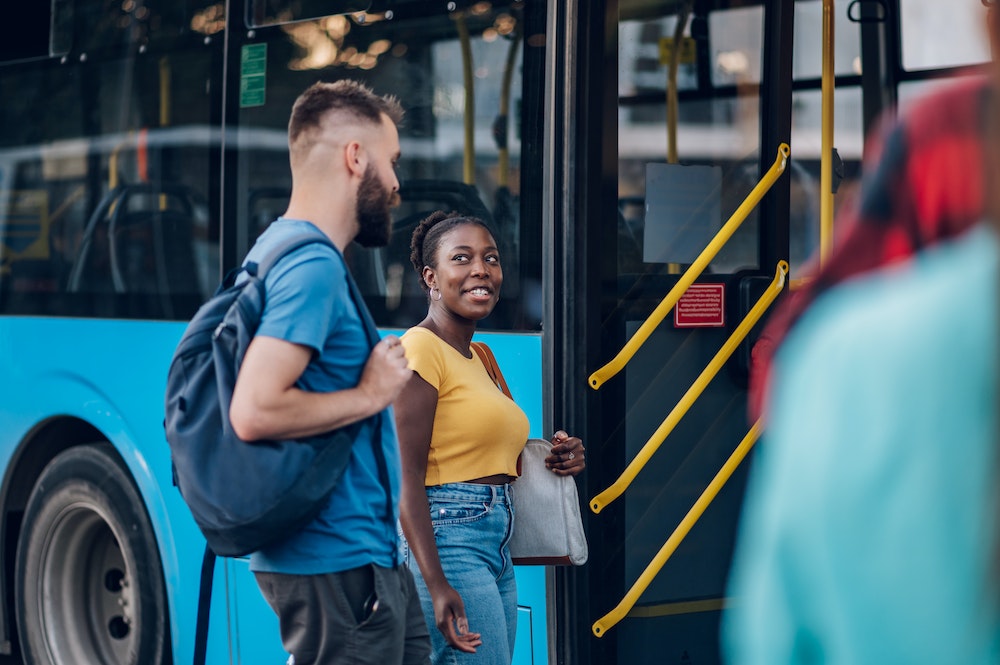 Ouvrir une franchise dans le BTP : les obligations légales à connaître