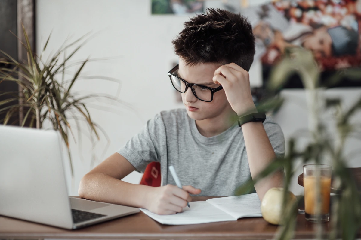 Défis juridiques de la formation à distance : une analyse approfondie